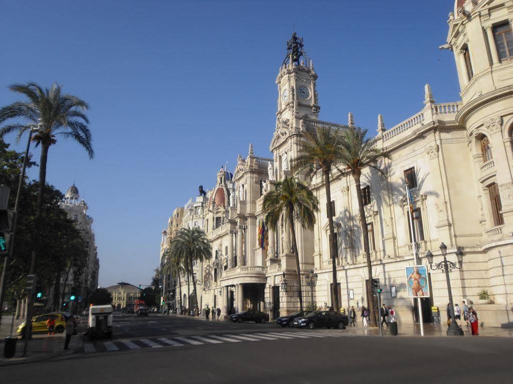 Hostal Tartessos Valencia Exterior photo